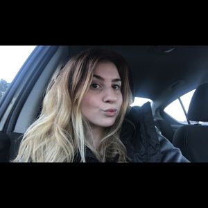 Meet your Posher, Leah